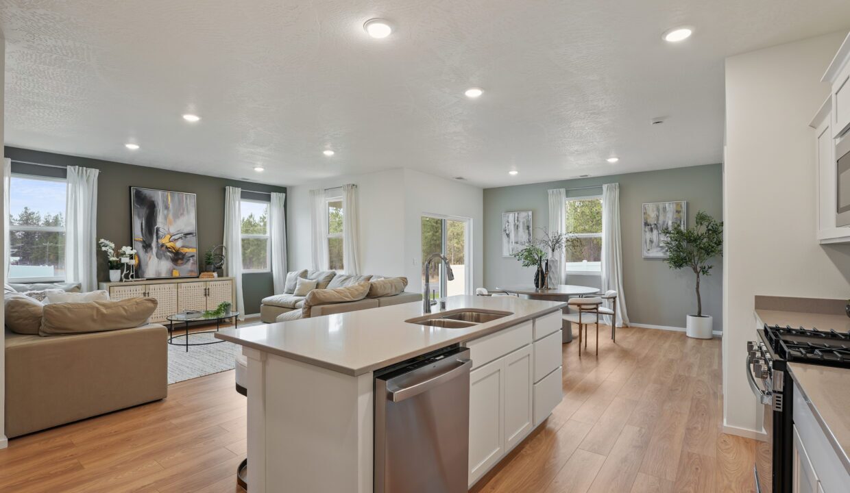 Inside-Spokane-5th-15