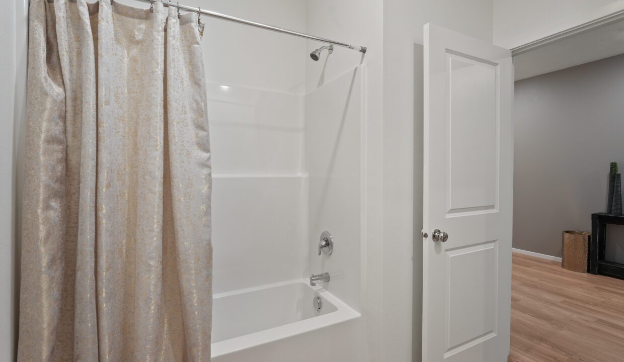 Inside-Spokane-5th-20