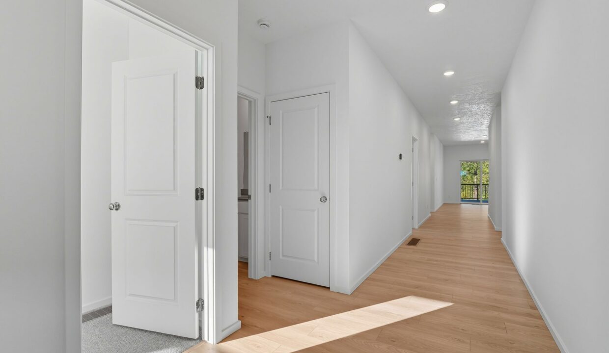 Inside-Spokane-Arcadia-3