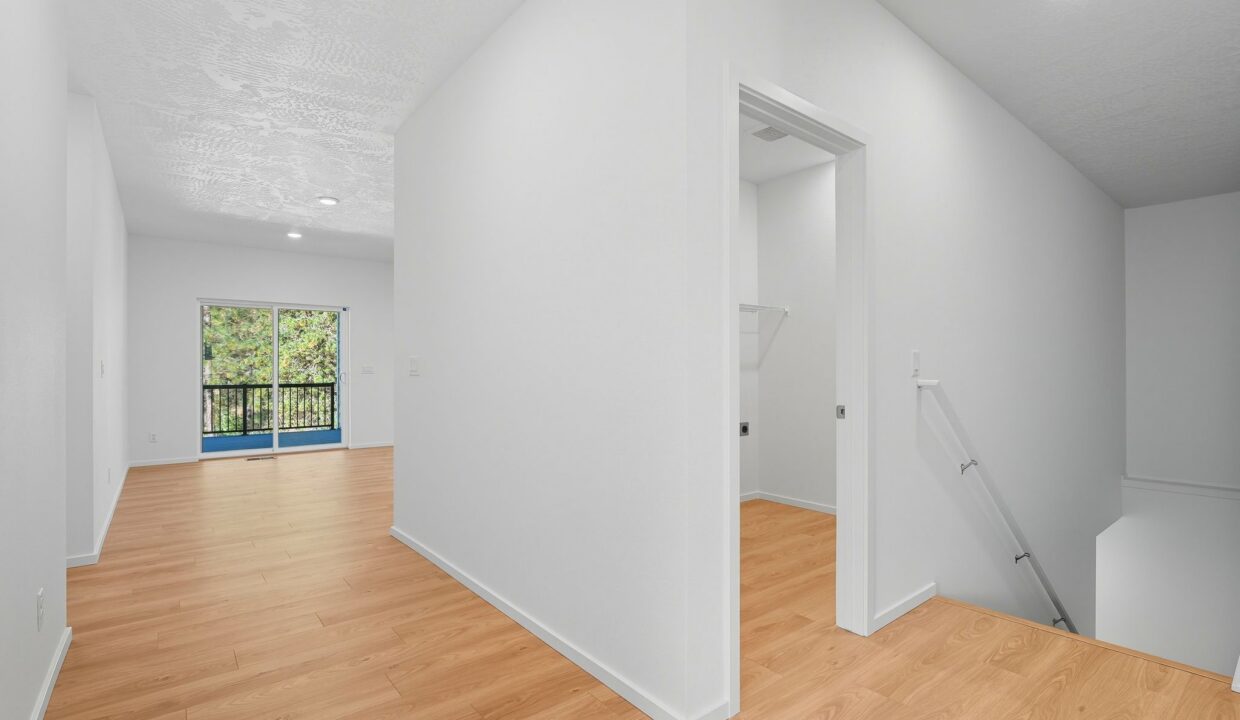 Inside-Spokane-Arcadia-5