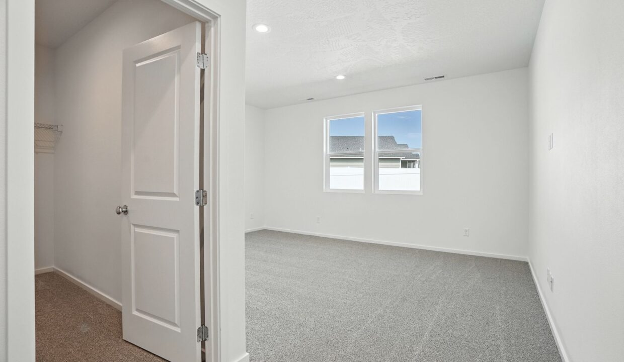 Inside-Spokane-12th-13