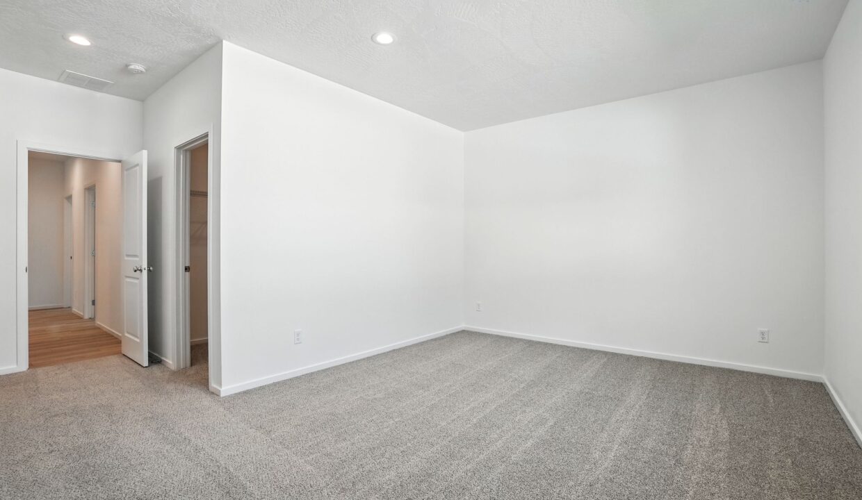 Inside-Spokane-12th-14