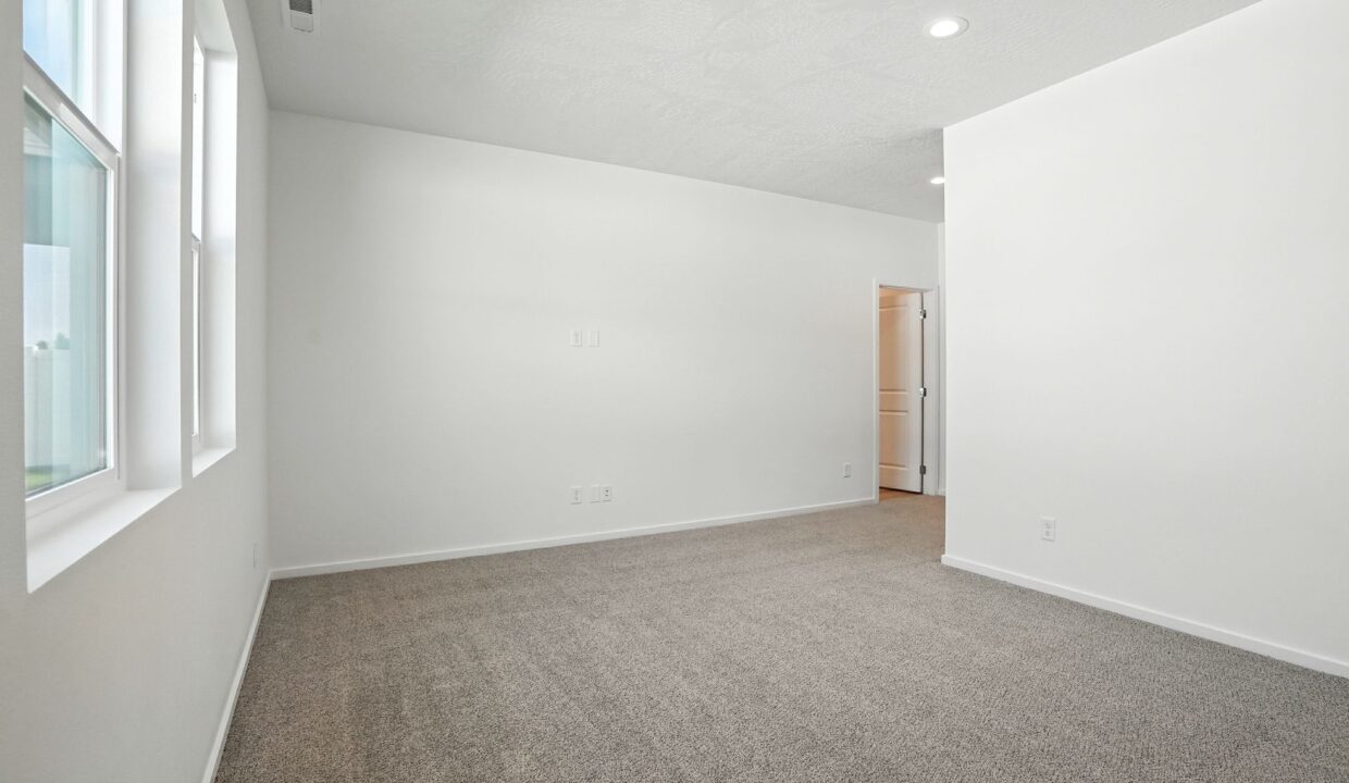 Inside-Spokane-12th-15