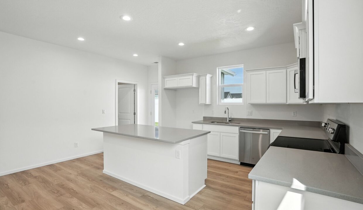 Inside-Spokane-12th-9