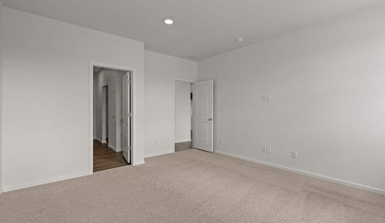 24-Primary bedroom