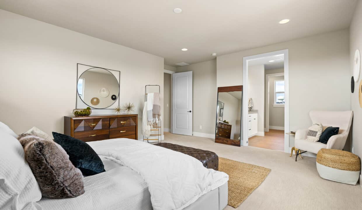 20-Primary bedroom