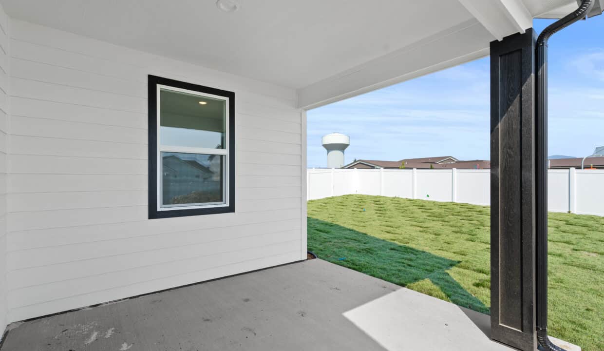 32-Back patio