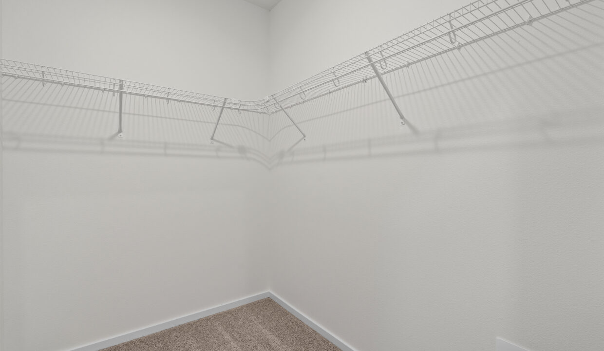 18-Primary closet