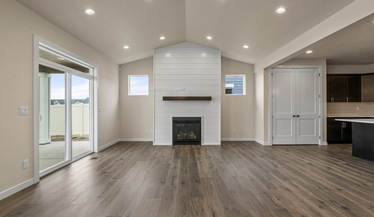 08-Living Room