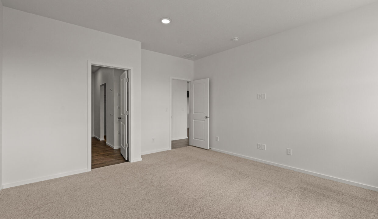 24-Primary bedroom
