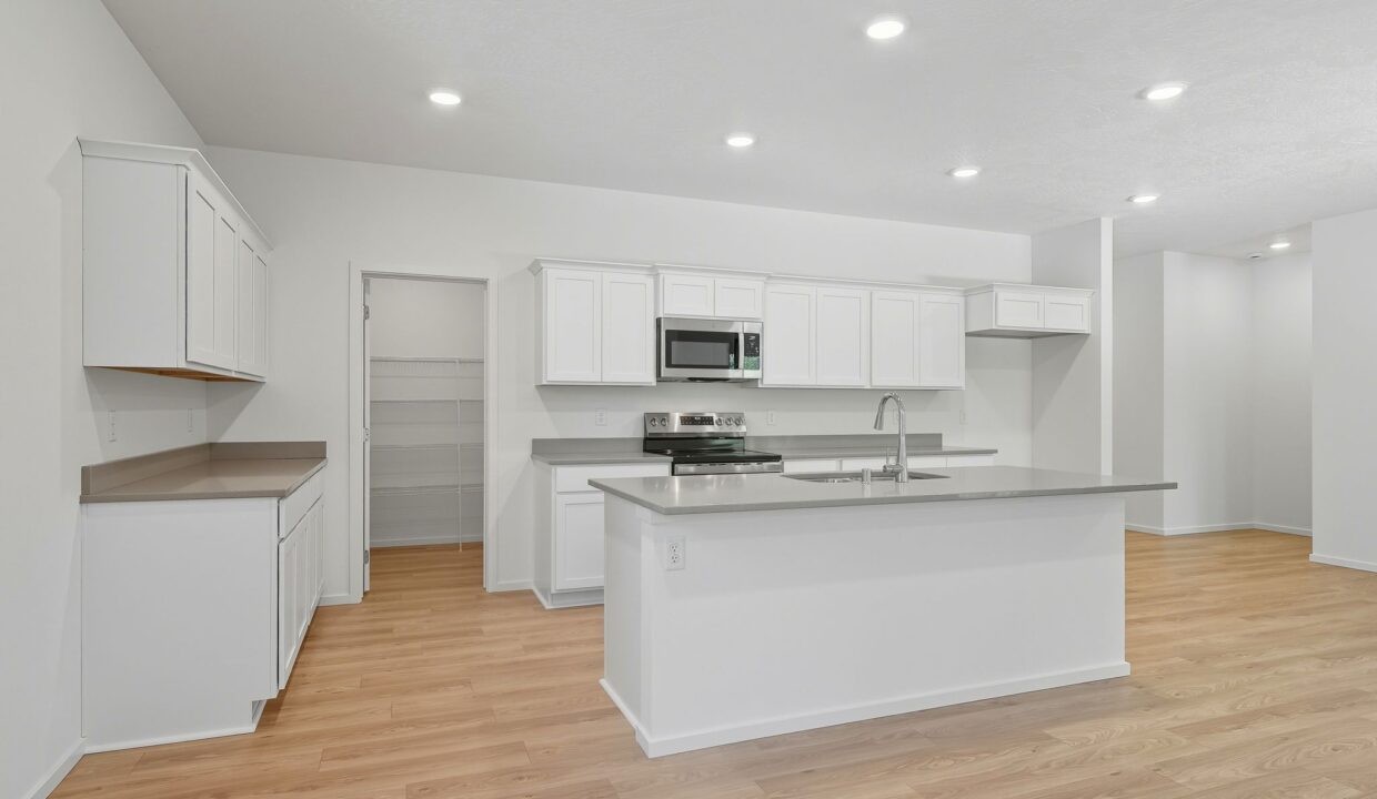 Inside-Spokane-Arcadia-13