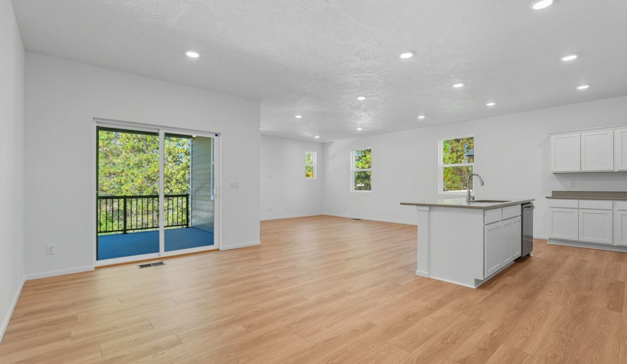 Inside-Spokane-Arcadia-6