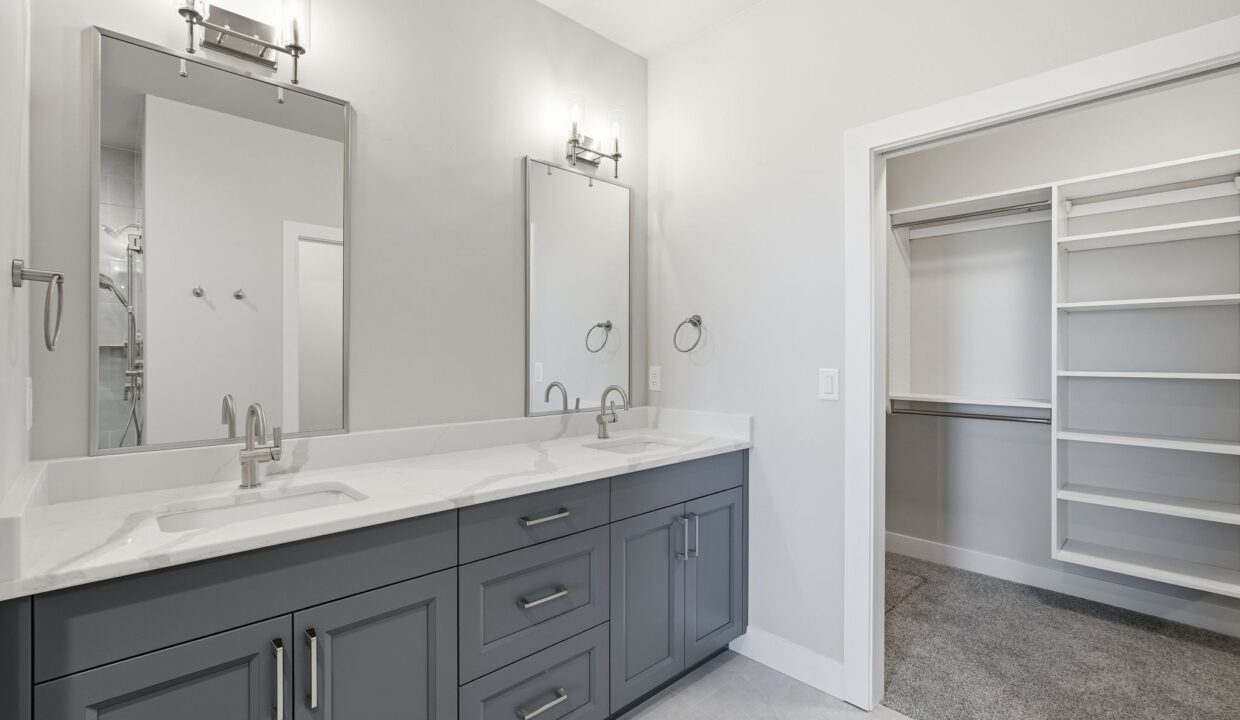 Inside-Media-4428 Hide Away-16