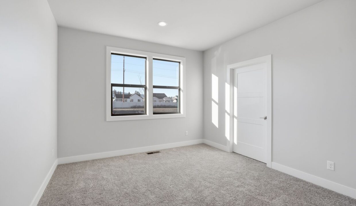 Inside-Media-4428 Hide Away-19