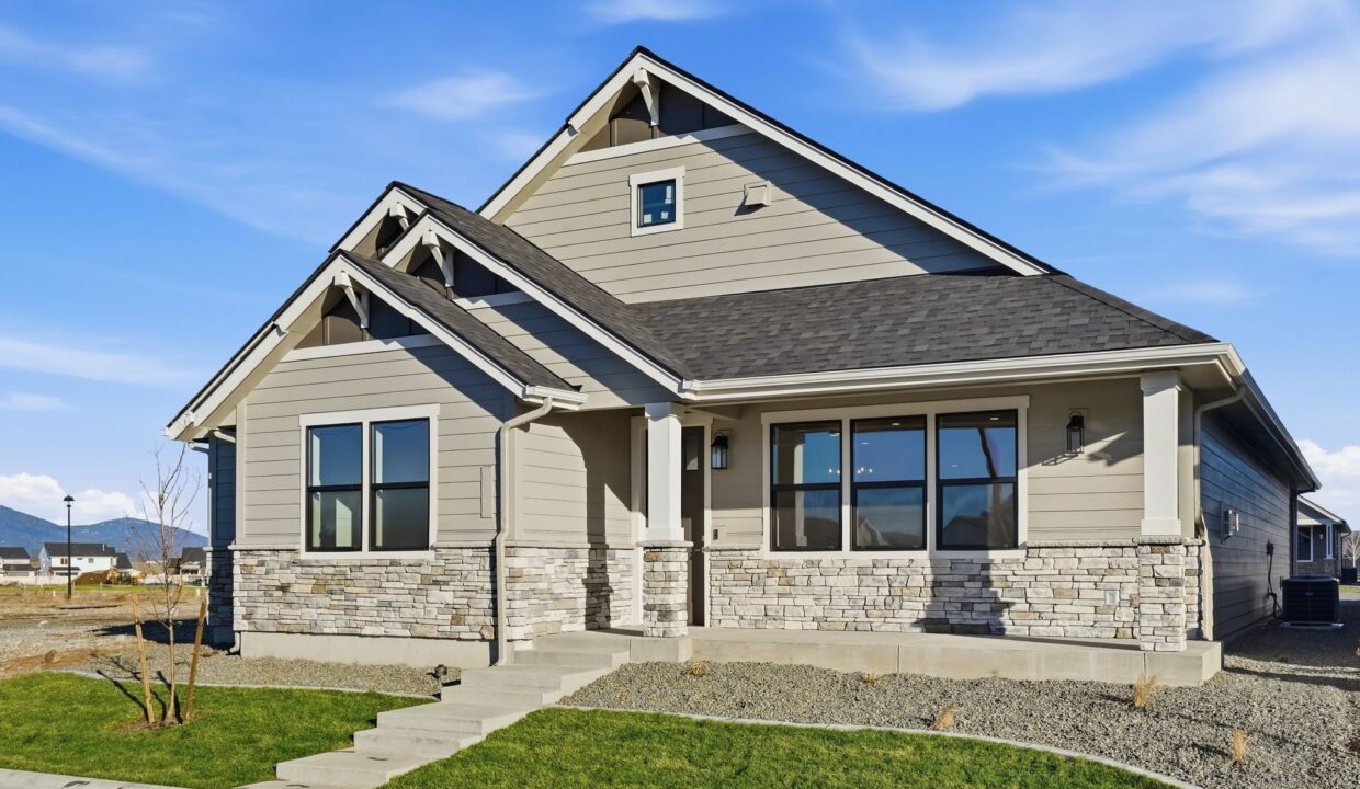 Inside-Media-4428 Hide Away-2