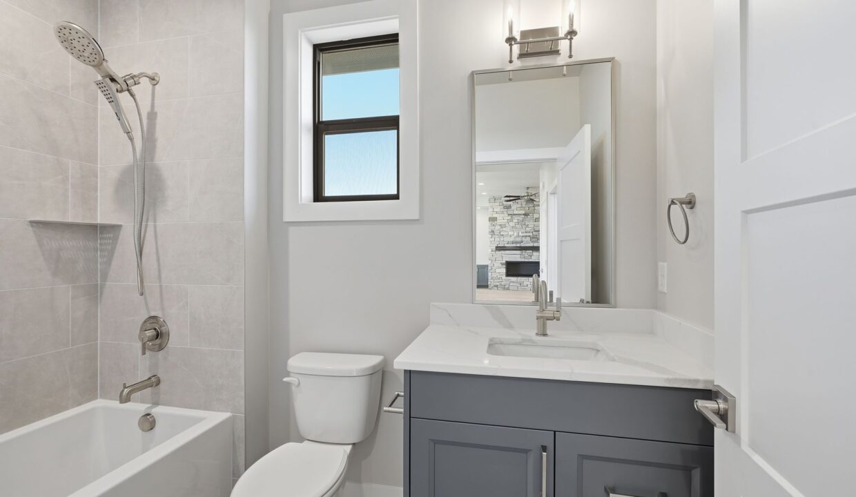 Inside-Media-4428 Hide Away-20