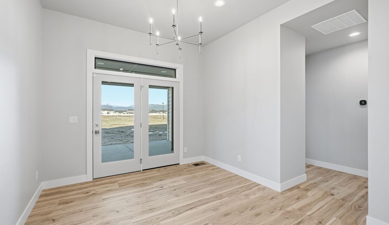 Inside-Media-4428 Hide Away-7