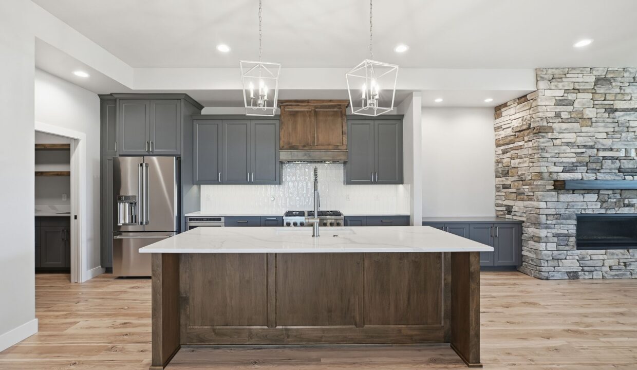 Inside-Media-4428 Hide Away-8