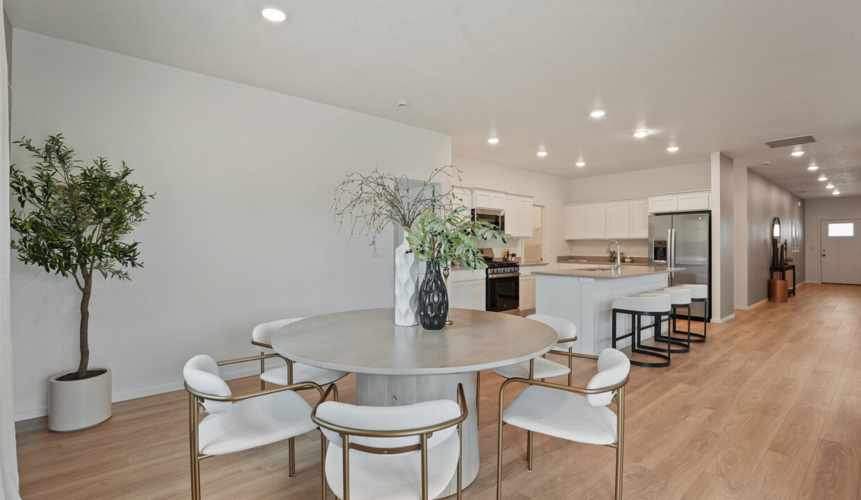 Inside-Spokane-5th-11