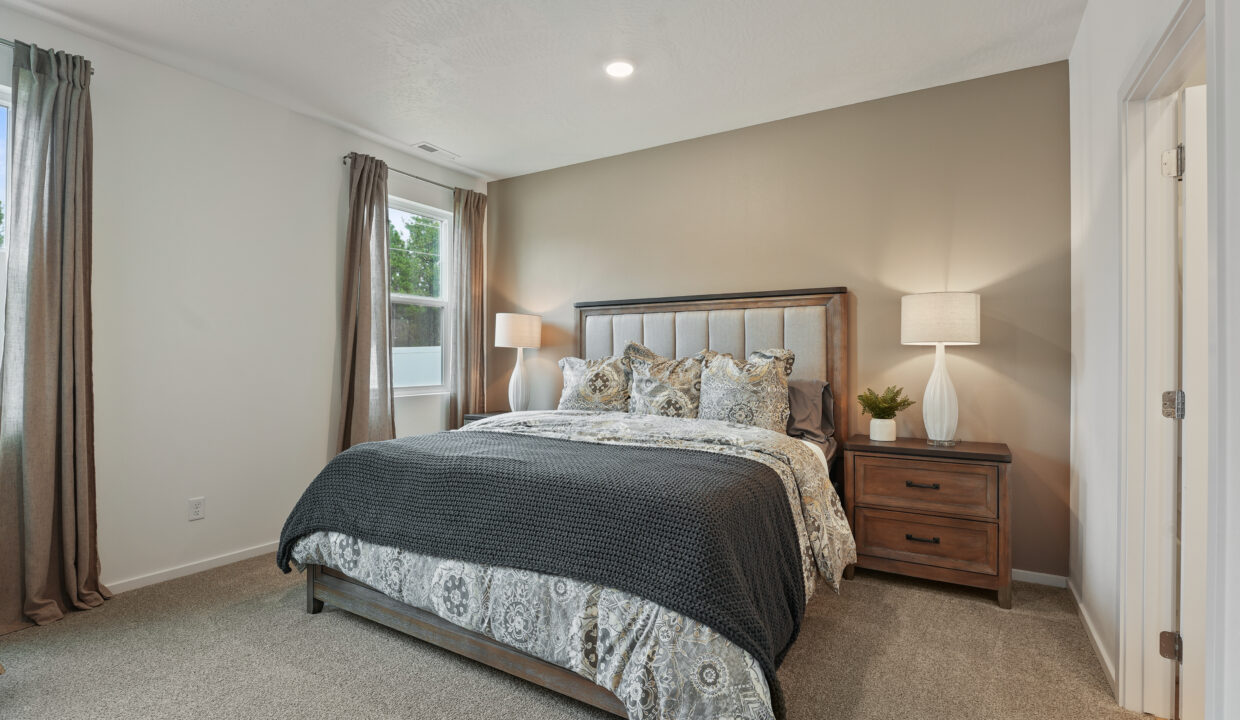 Inside-Spokane-5th-22