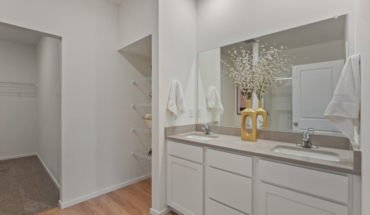 Inside-Spokane-5th-24