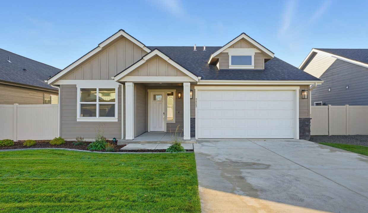 Inside-Spokane-Cyprus Fox-1