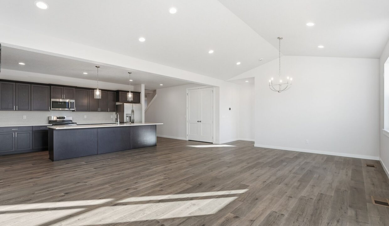 Inside-Spokane-Cyprus Fox-10