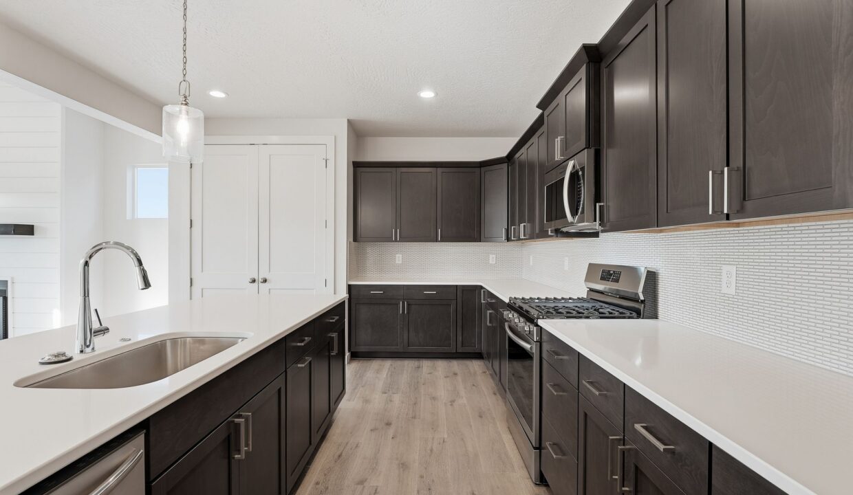 Inside-Spokane-Cyprus Fox-13