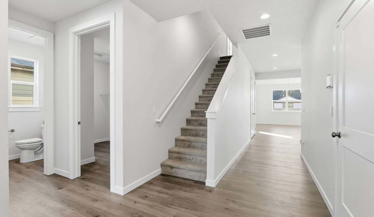 Inside-Spokane-Cyprus Fox-3