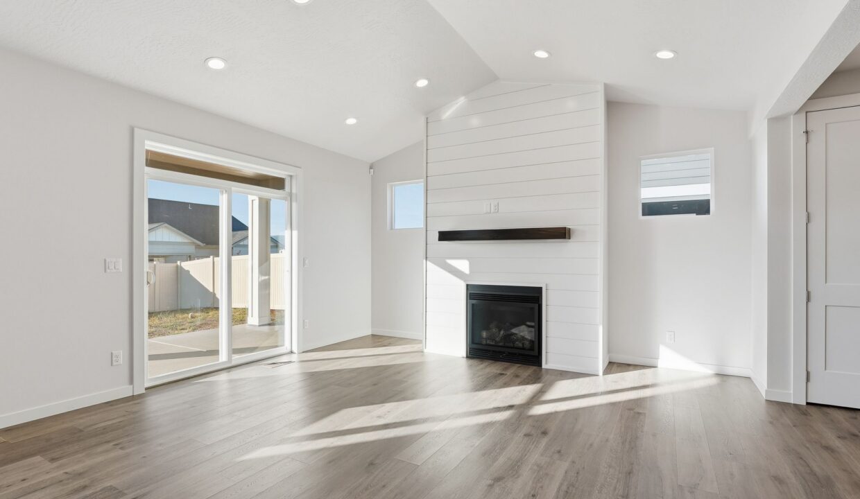 Inside-Spokane-Cyprus Fox-8