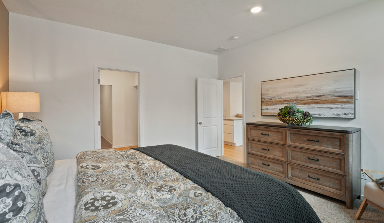 Inside-Spokane-5th-23