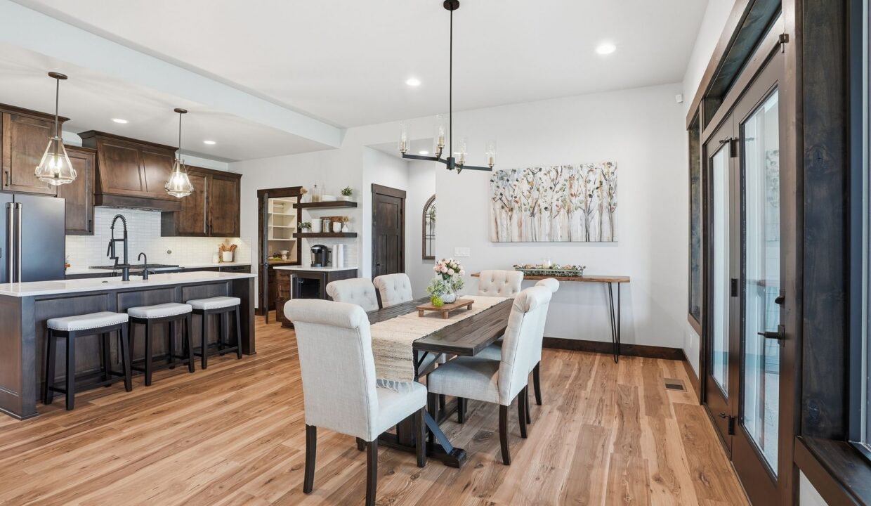 Inside-Media-Andesite-10