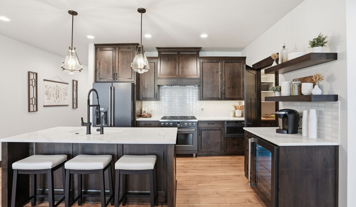 Inside-Media-Andesite-13